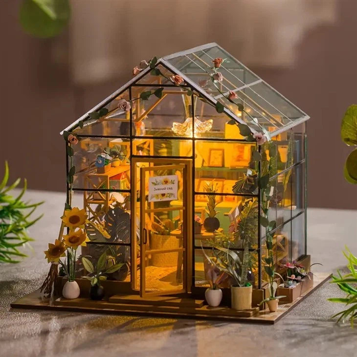 Exploring the Creativity, Educational Value, and Market Prospects of the Sunshine Flower House DIY Toy